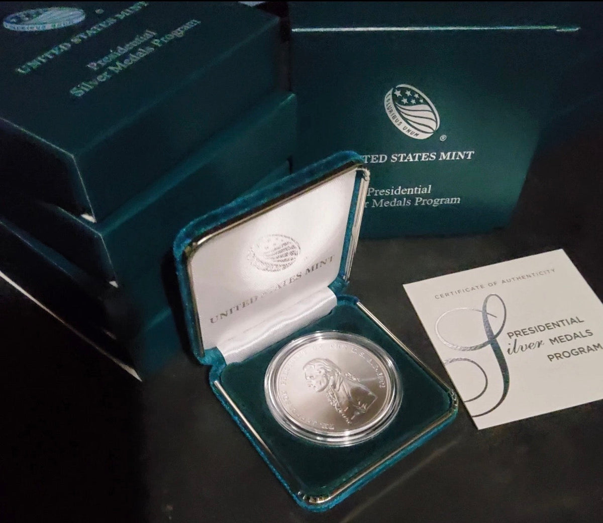 1 oz Thomas Jefferson Presidential Silver Medal - U.S. Mint .999 Silver